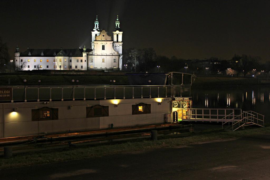 The Boat - Hostel&Chill Cracovia Exterior foto